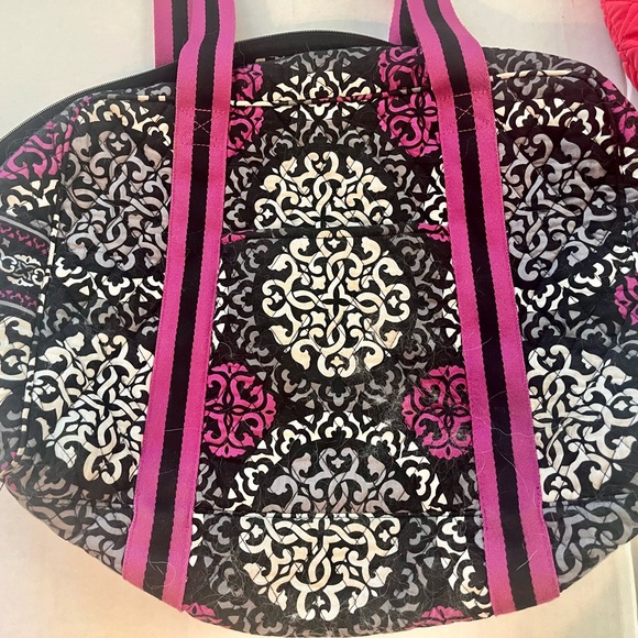 BOGO VERA BRADLEY - BUY ONE GET ONE FREE! TWO Vera Bradley Bags - Picture 6 of 9